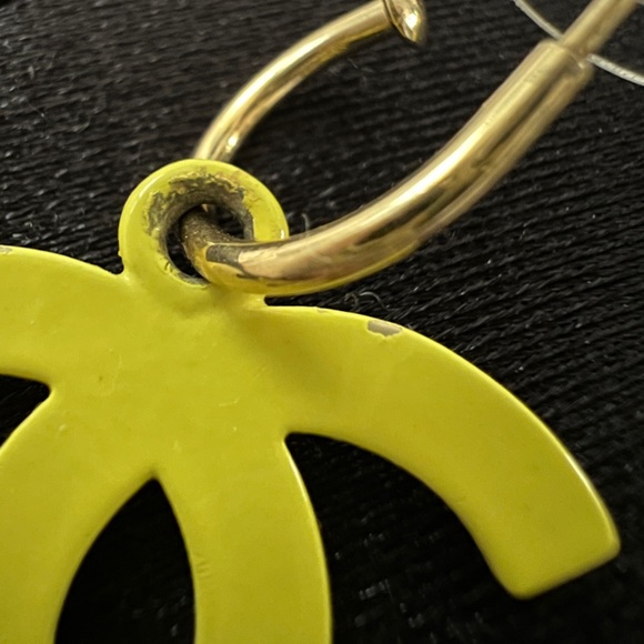 Auth Chanel Vintage Neon Yellow CC Logo Earrings w/ Gold hdw - Picture 7 of 8